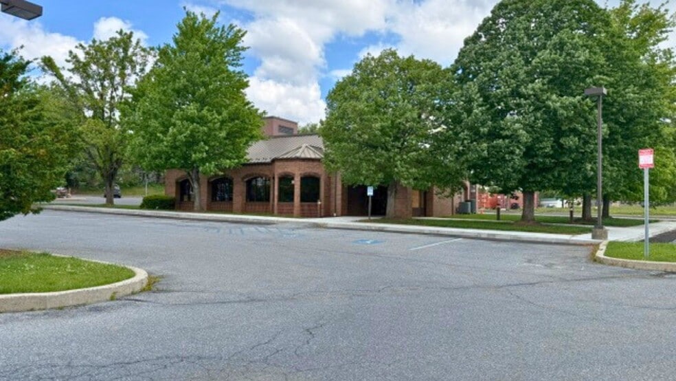 1995 Brookside Rd, Macungie, PA à louer - Photo du bâtiment - Image 2 de 9