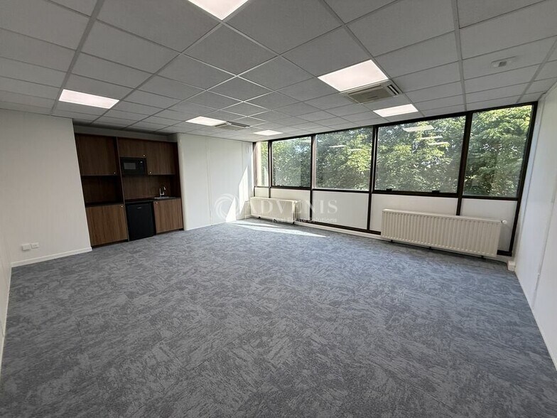 Bureau dans Torcy à louer - Photo intérieure - Image 3 de 7
