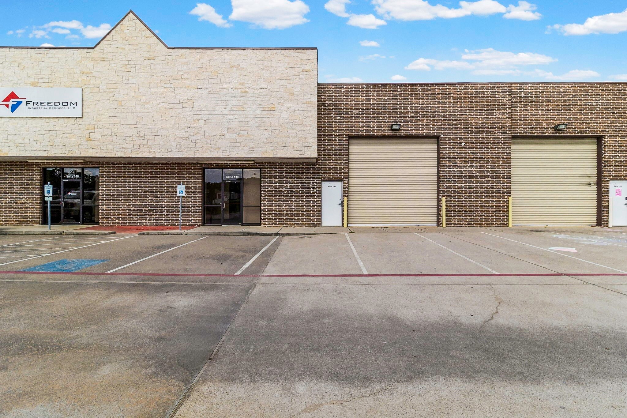 3511 N Loop 336 E, Conroe, TX à louer Photo intérieure- Image 1 de 1