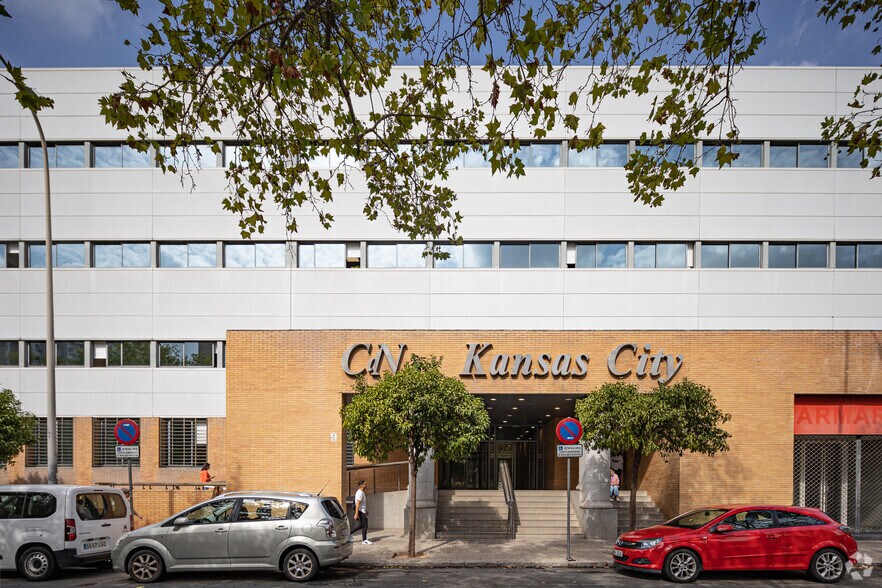 Avenida Kansas City, 9, Séville, Sevilla à louer - Photo du bâtiment - Image 3 de 4