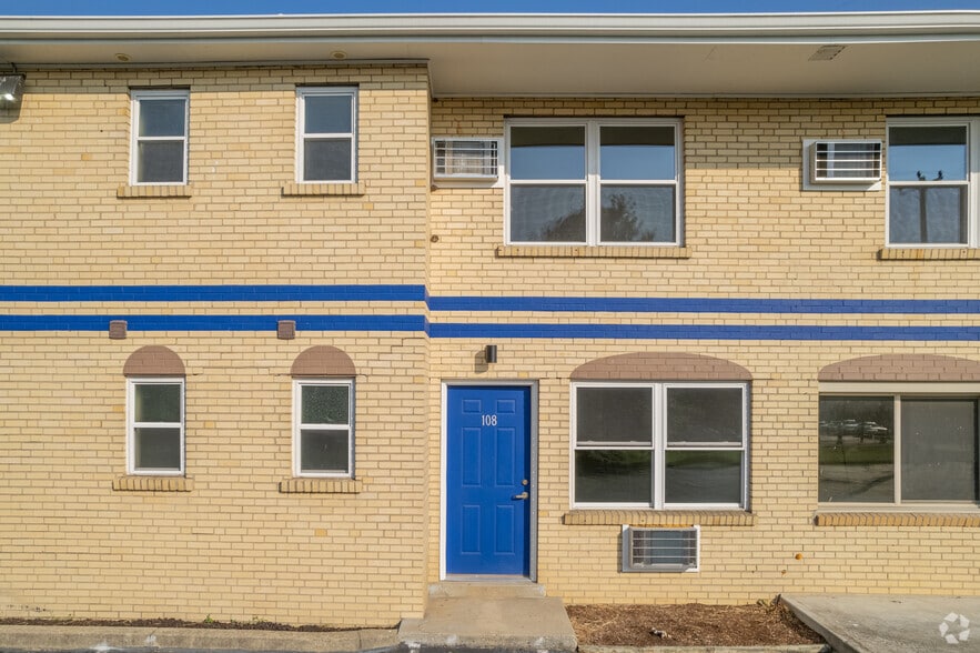 7743 Reading Rd, Cincinnati, OH à vendre - Photo du bâtiment - Image 3 de 18