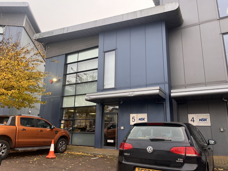 Whittle Way, Stevenage for lease - Building Photo - Image 2 of 7
