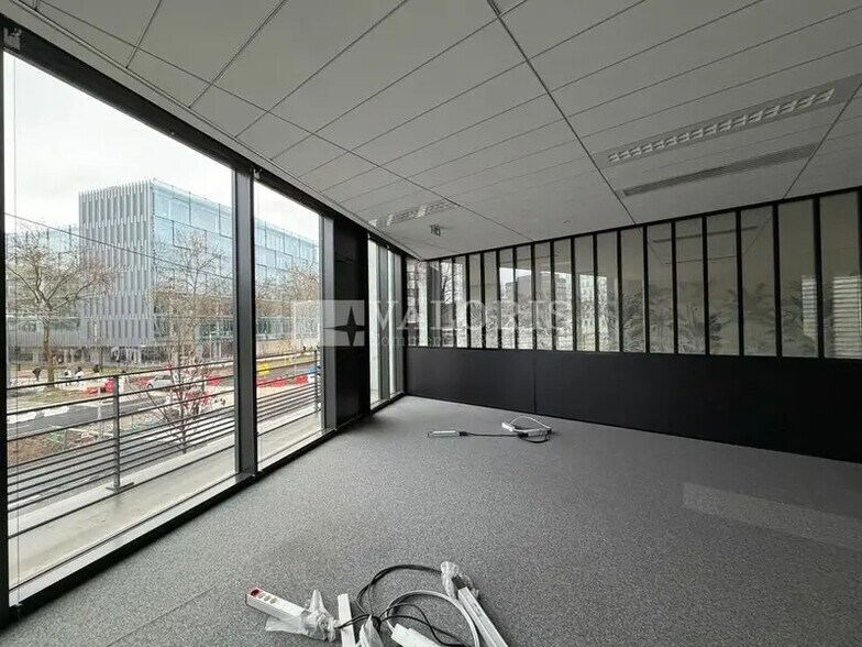 70 Avenue Tony Garnier, Lyon à louer - Photo du bâtiment - Image 3 de 10