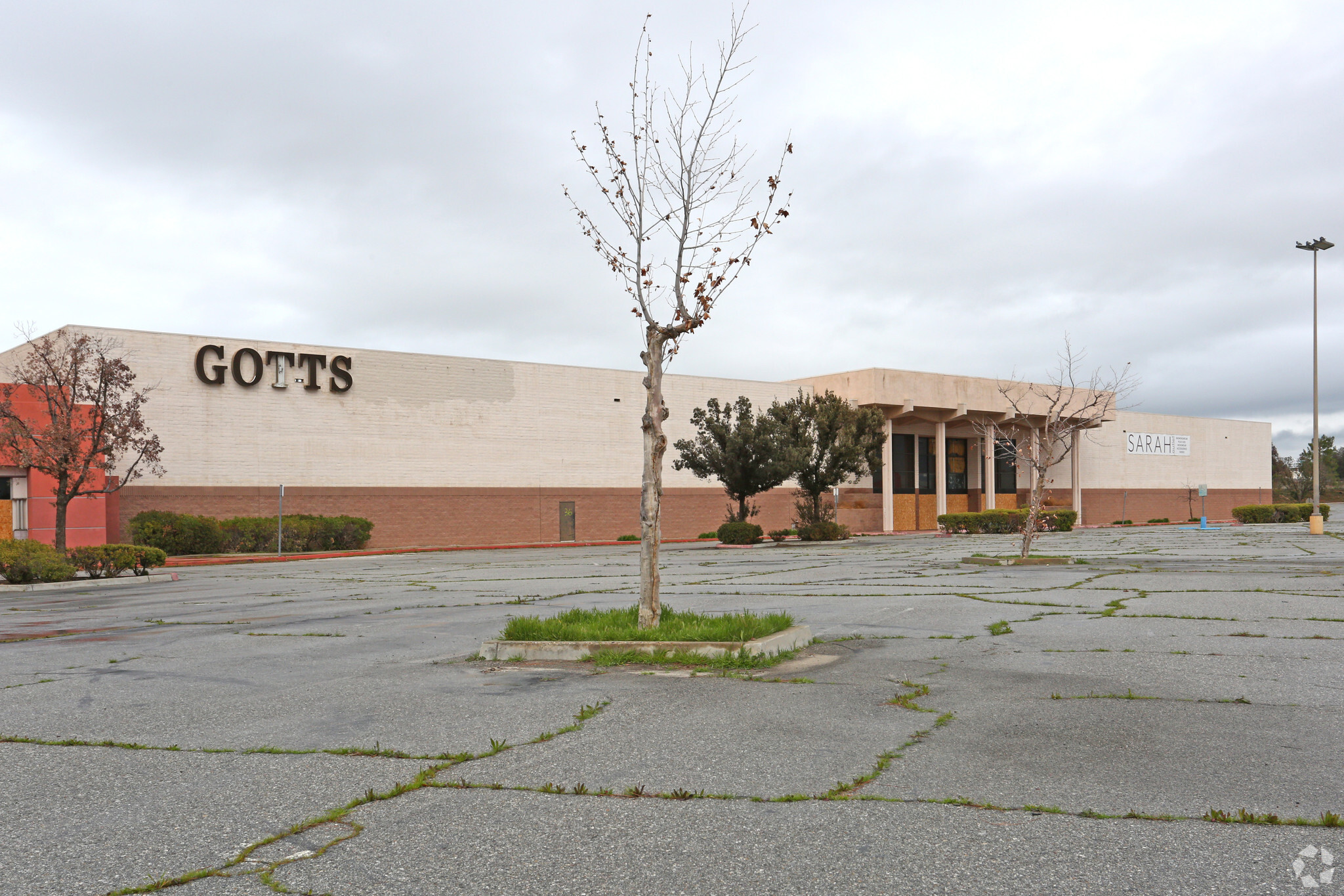 3000 Mall View Rd, Bakersfield, CA à vendre Photo du bâtiment- Image 1 de 1