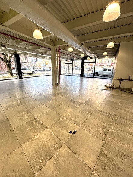 178-02 Jamaica Ave, Jamaica, NY for lease - Building Photo - Image 3 of 8