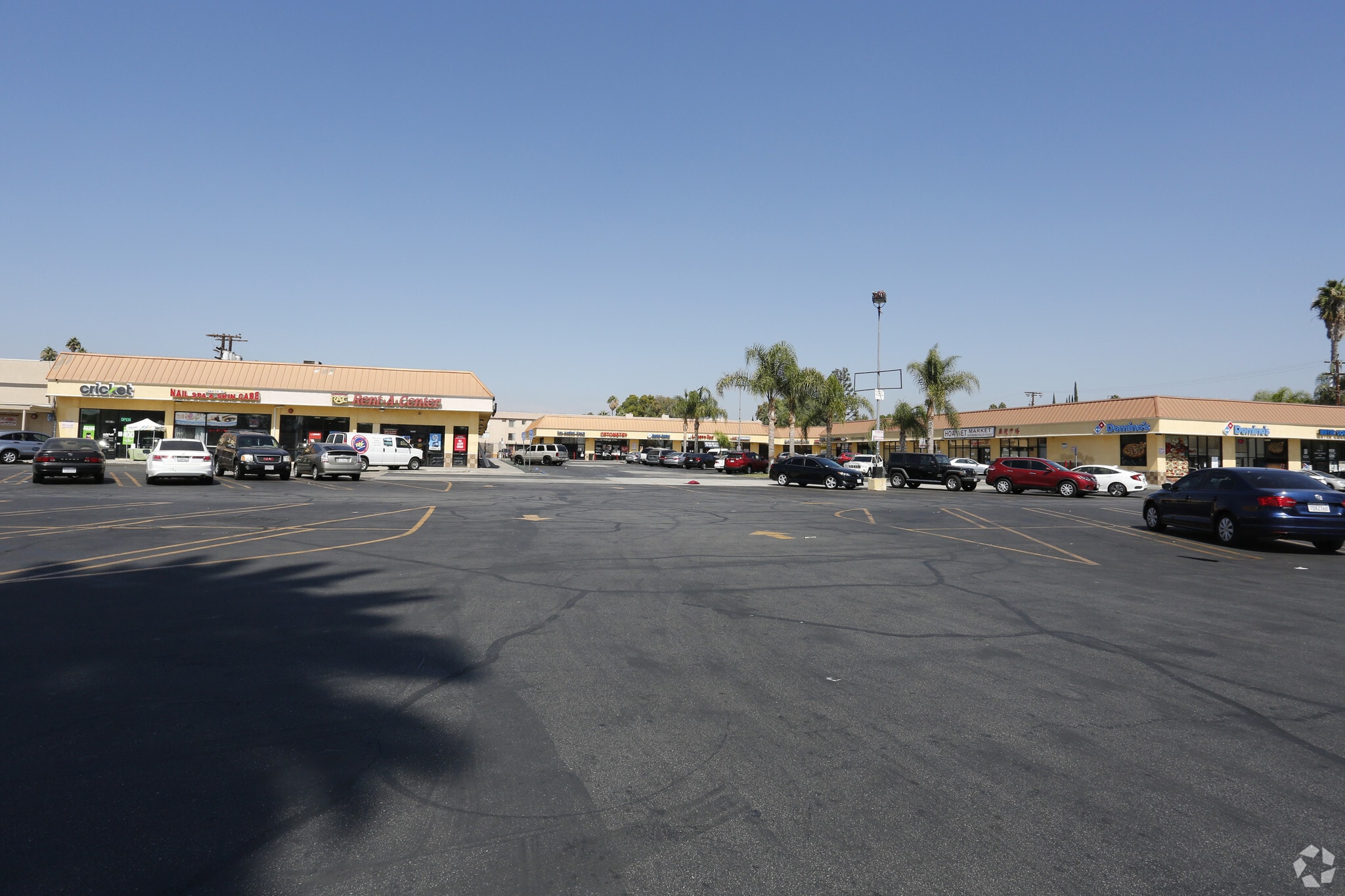 21001-21015 Sherman Way, Canoga Park, CA for lease Primary Photo- Image 1 of 25