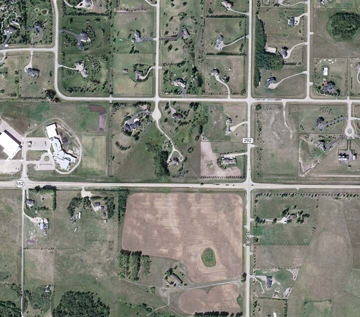 258242 48 St E, De Winton, AB à vendre Photo principale- Image 1 de 1