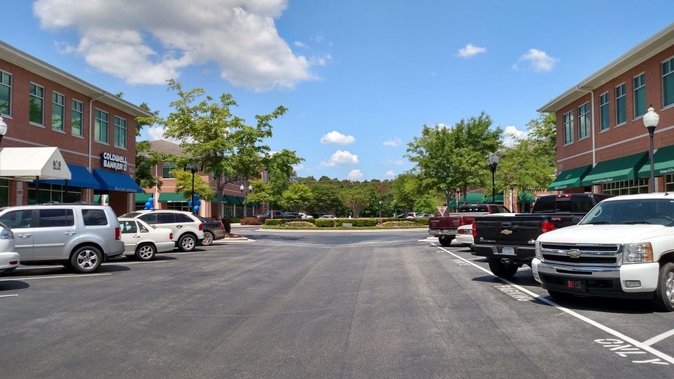2528 Independence Blvd, Wilmington, NC for lease - Building Photo - Image 2 of 29