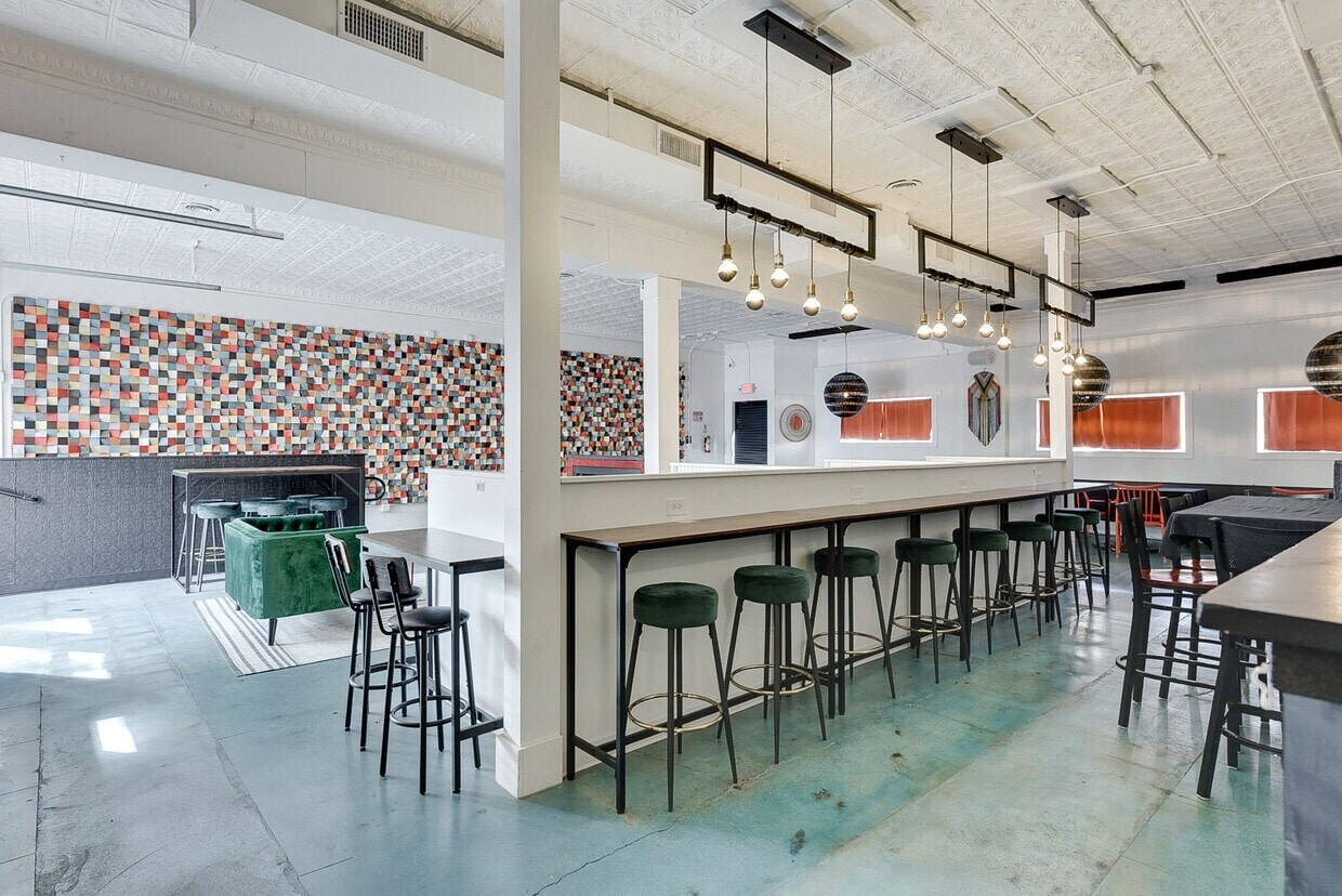 19th & Leavenworth Building, Omaha, NE for lease Interior Photo- Image 1 of 11