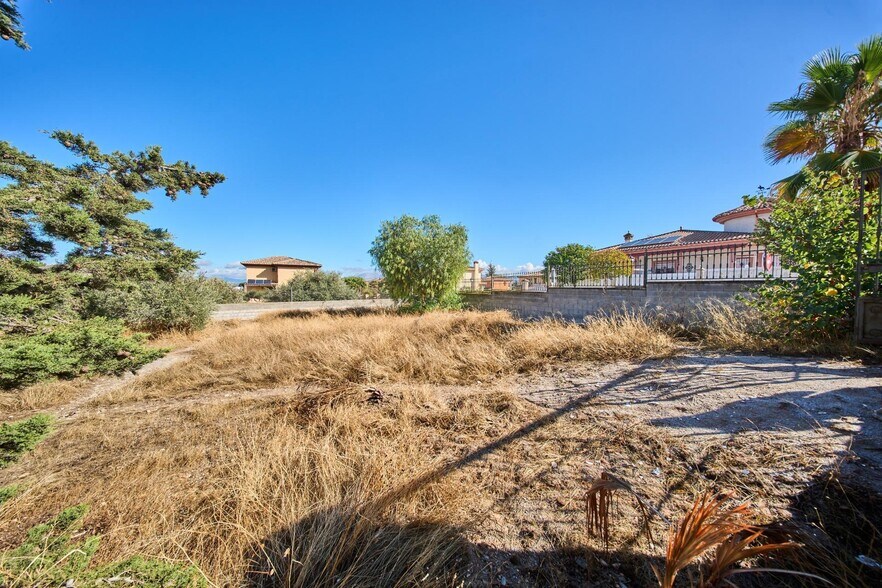 Calle Tórtola, 20, Vegas del Genil, Granada à vendre - Photo du bâtiment - Image 3 de 10