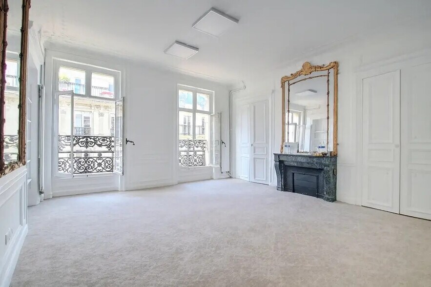 6 Rue Rougemont, Paris à louer - Photo du bâtiment - Image 1 de 6