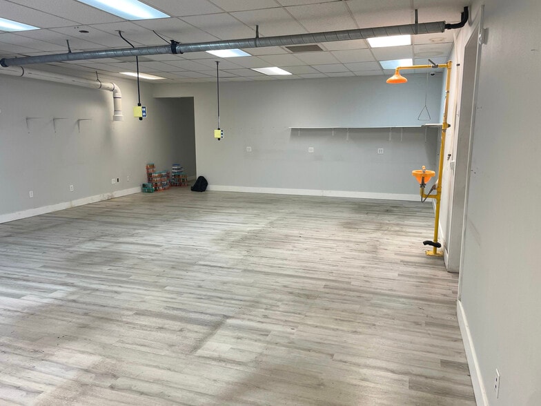 877-881 Federal Blvd, Denver, CO for lease - Building Photo - Image 3 of 17