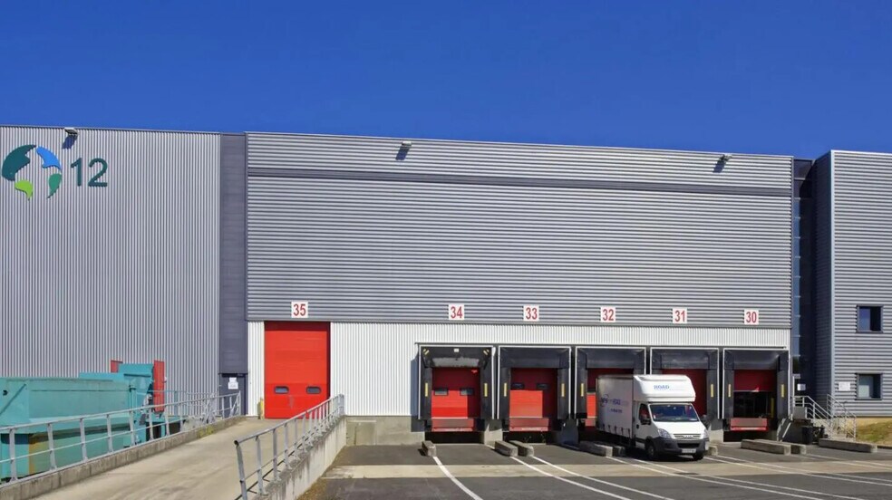 Bureau dans Mitry-Mory à louer - Photo du bâtiment - Image 1 de 11