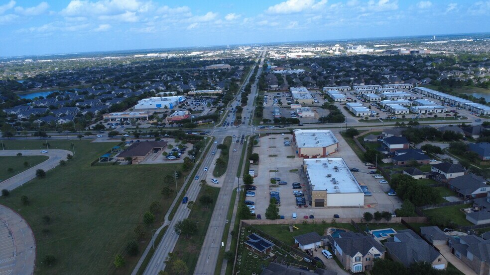 12810 W Broadway St, Pearland, TX à louer - Photo du bâtiment - Image 3 de 3