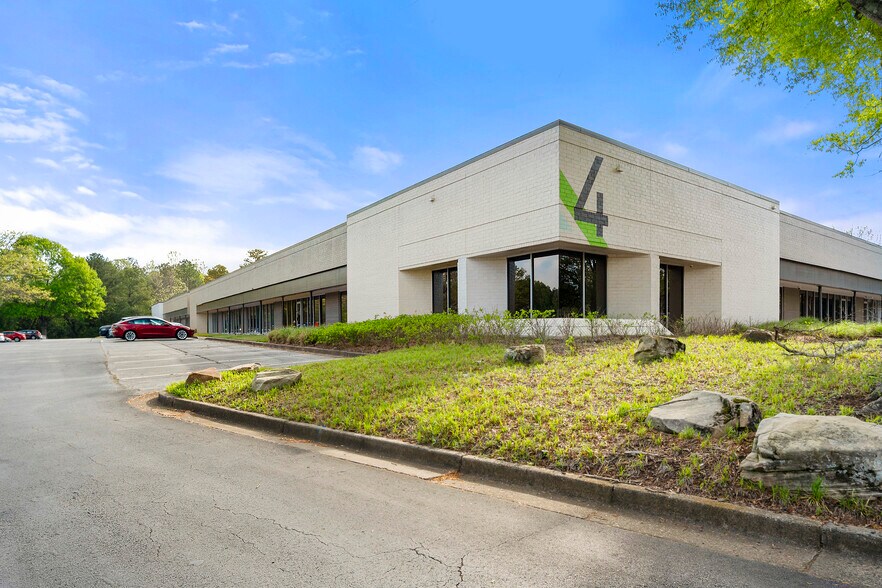 8601 Dunwoody Pl, Sandy Springs, GA for lease - Building Photo - Image 2 of 13