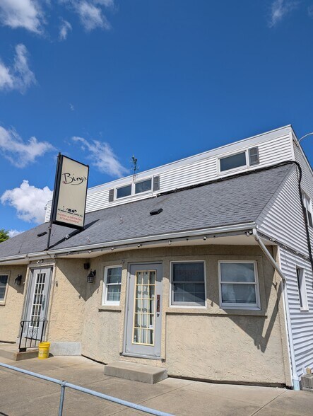 1952 Kensington Ave, Buffalo, NY à louer - Photo du bâtiment - Image 3 de 19