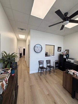 More details for 504 N Breckenridge St, Ennis, TX - Industrial for Sale