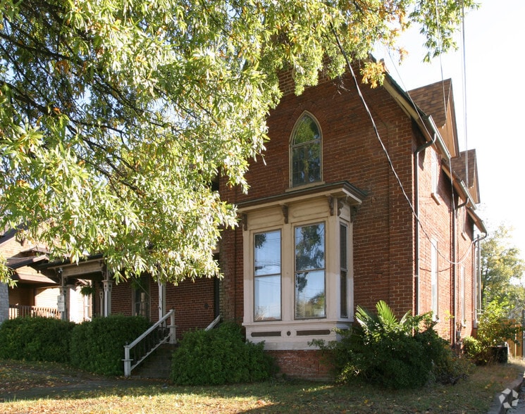 447 Arlington St, Greensboro, NC for lease - Building Photo - Image 2 of 8