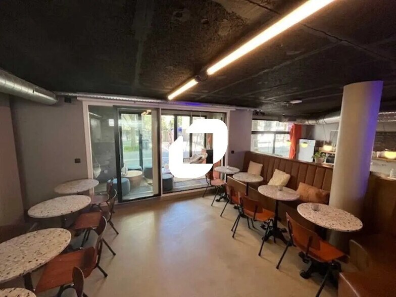 Office in Vanves for lease - Building Photo - Image 2 of 8