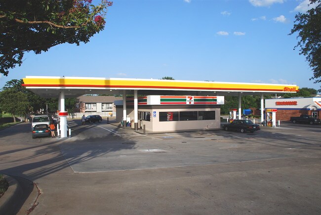 Plus de détails pour 1401 Eastchase Pky, Fort Worth, TX - Commerce de détail à louer