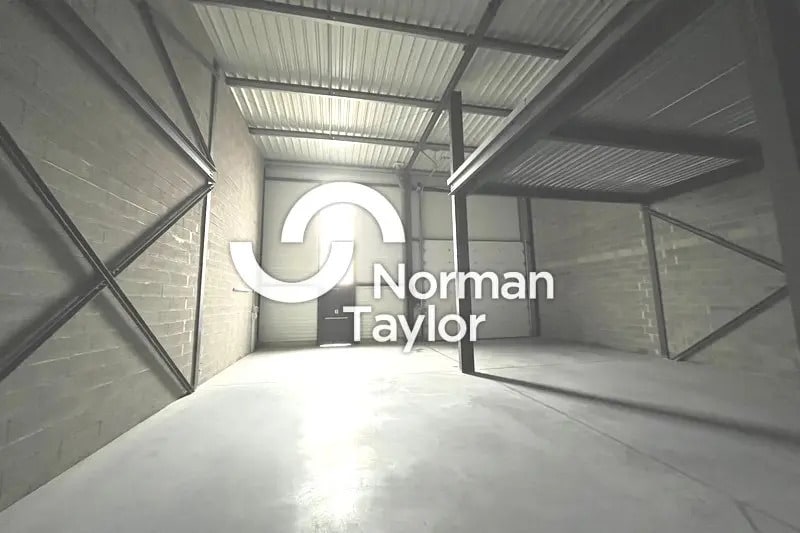 Flex in Montpellier for lease - Interior Photo - Image 1 of 2