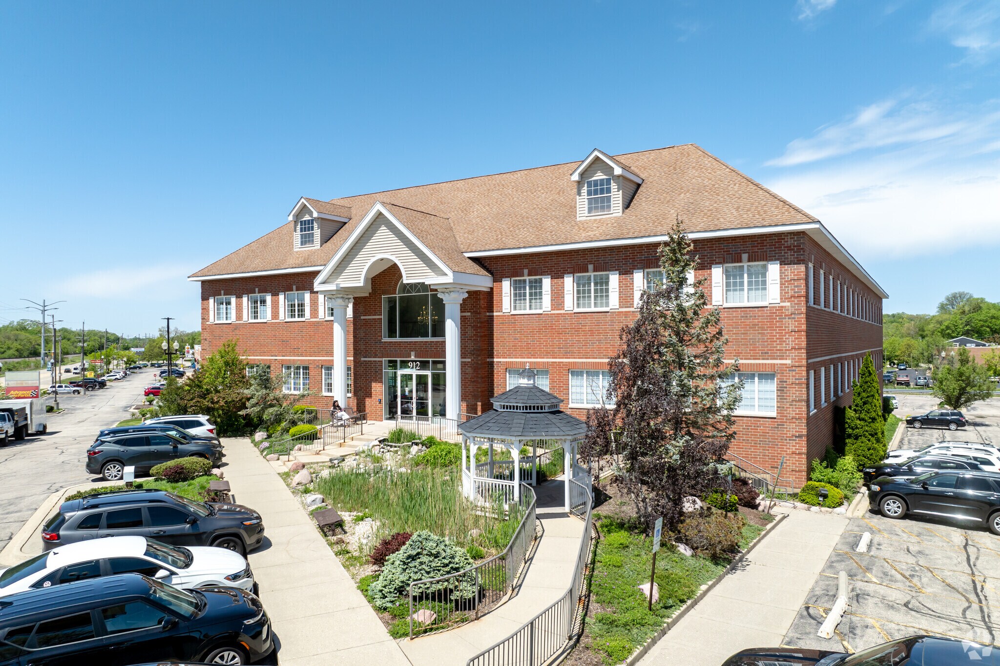 912 Northwest Hwy, Fox River Grove, IL à vendre Photo principale- Image 1 de 74