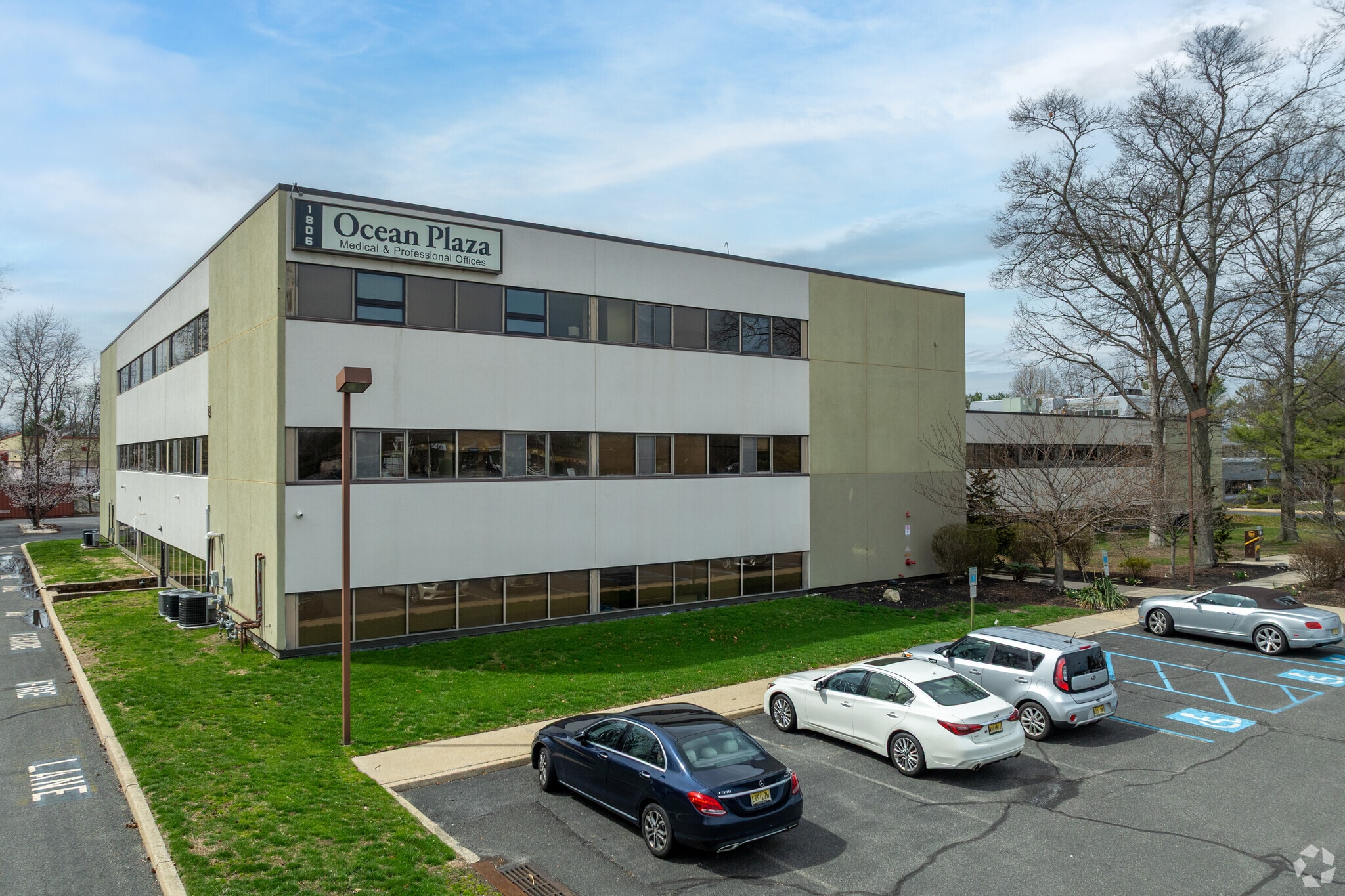 1806 State Route 35, Oakhurst, NJ for lease Building Photo- Image 1 of 11