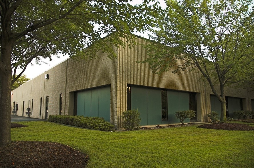 14115 Farmington Rd, Livonia, MI for lease - Building Photo - Image 3 of 19