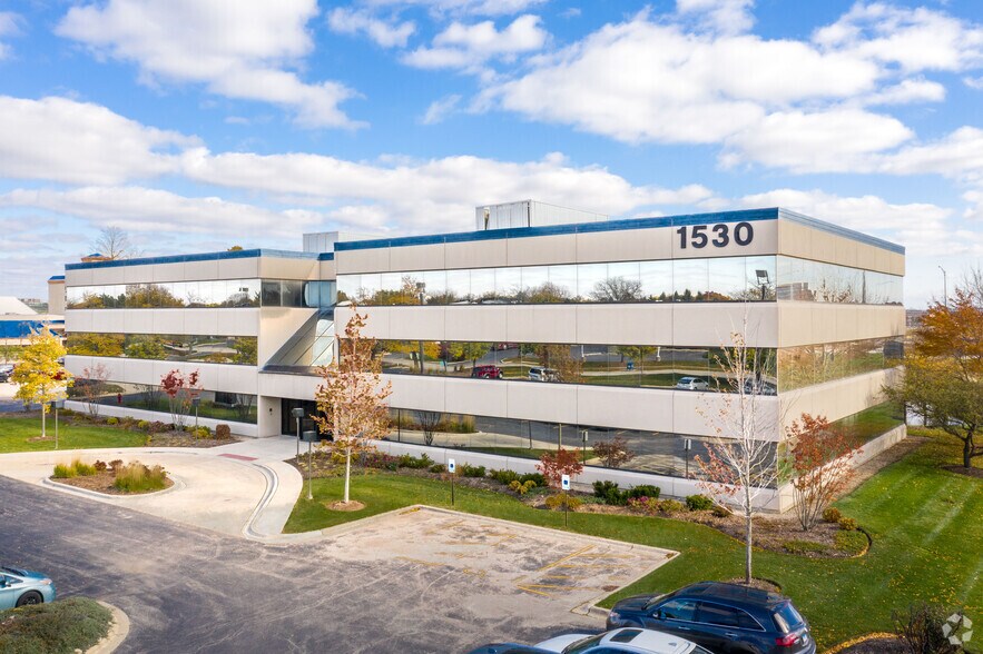 1530 E Dundee Rd, Palatine, IL à louer - Photo du bâtiment - Image 1 de 10