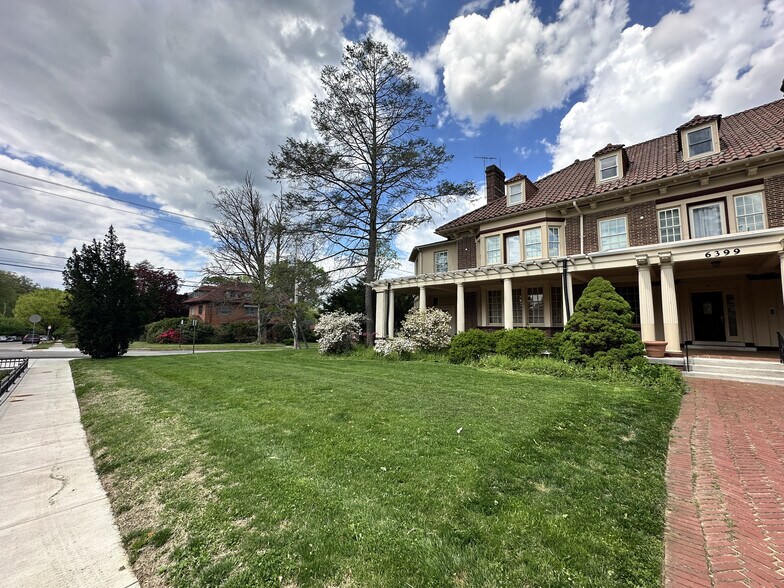 6399 Drexel Rd, Philadelphia, PA à louer - Photo du bâtiment - Image 2 de 12