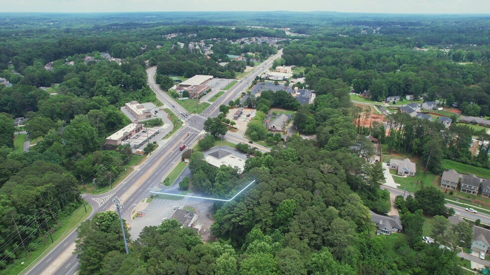 815 Beaver Ruin Rd NW, Lilburn, GA à vendre - Vidéo sur l’inscription commerciale - Image 2 de 6