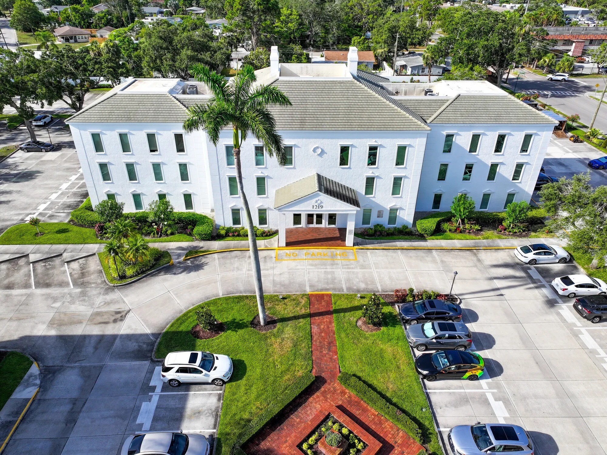 1219 S East Ave, Sarasota, FL à louer Photo principale- Image 1 de 19