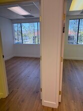 516 Pennsfield Pl, Thousand Oaks, CA for lease Interior Photo- Image 2 of 4