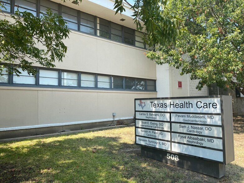 508 Adams St, Fort Worth, TX à louer - Photo du bâtiment - Image 1 de 6