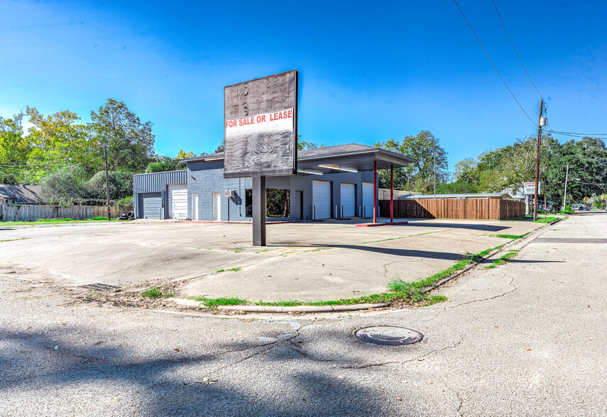 603 W Sealy St, Alvin, TX for sale - Building Photo - Image 1 of 1