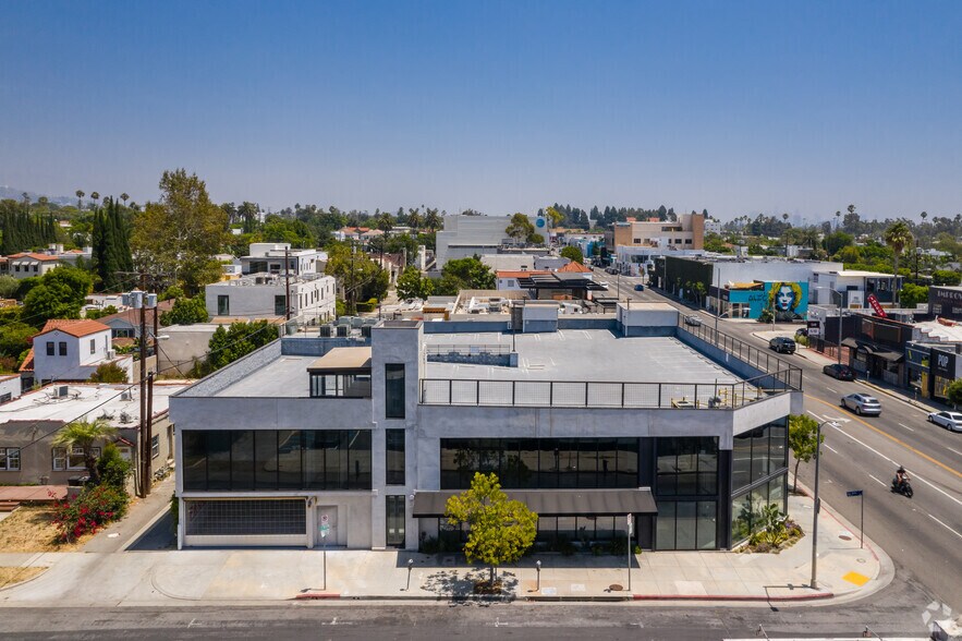 8175 Melrose Ave, Los Angeles, CA à louer - Photo du bâtiment - Image 3 de 15