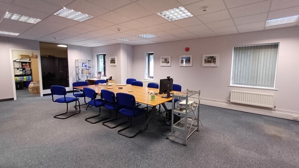 Woodside Rd, Luton, BDF LU1 4DQ - Unit 1 - - Interior Photo - Image 1 of 5