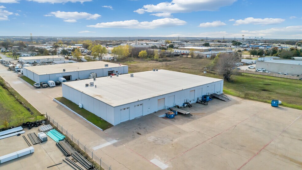 2801-2807 W Euless Blvd, Euless, TX à louer - Photo du bâtiment - Image 2 de 9