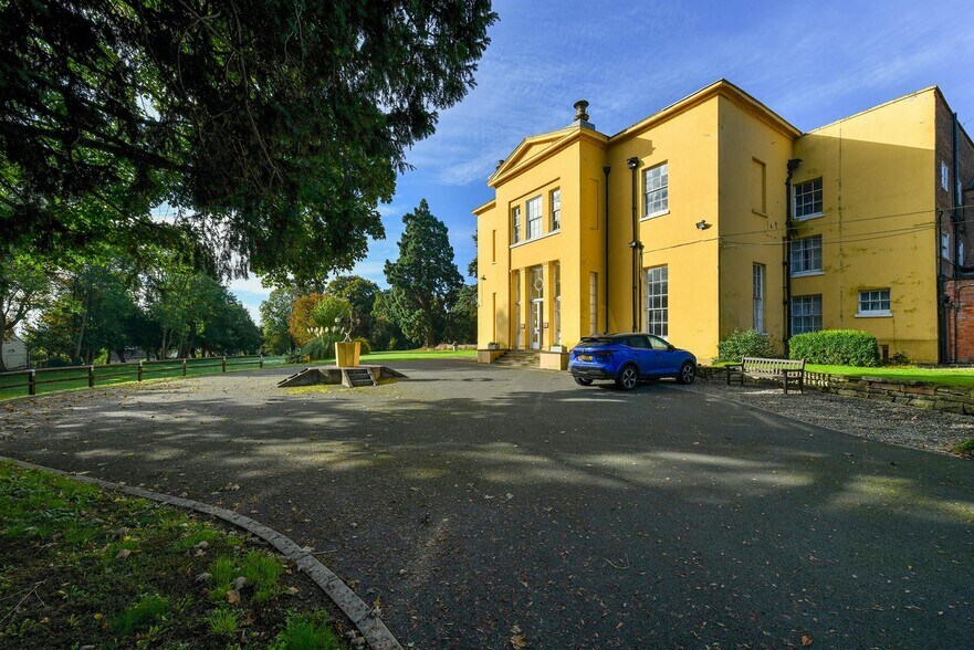 Main St, Newark à vendre - Photo du bâtiment - Image 2 de 23