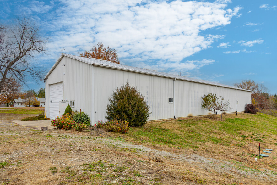 2090 Idaho Dr, Pella, IA à vendre - Photo du b timent - Image 3 de 24