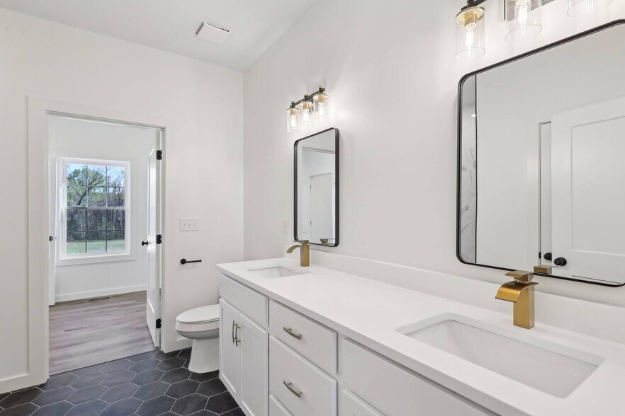 80 Amos Cir, Lafayette, TN à vendre - Photo intérieure - Image 1 de 5