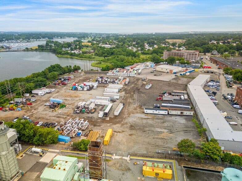 56-58R Pulaski St, Peabody, MA à louer - Photo du bâtiment - Image 3 de 7