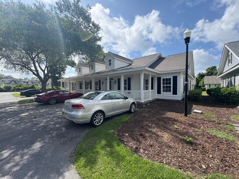 33 Marshellen Dr, Beaufort, SC à louer - Photo du bâtiment - Image 2 de 11