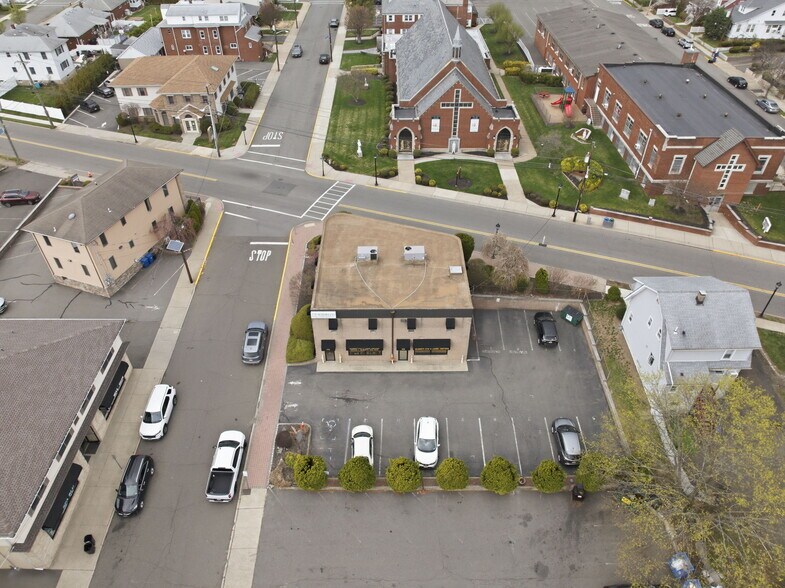 415 Totowa Rd, Totowa, NJ à vendre - Photo principale - Image 1 de 99