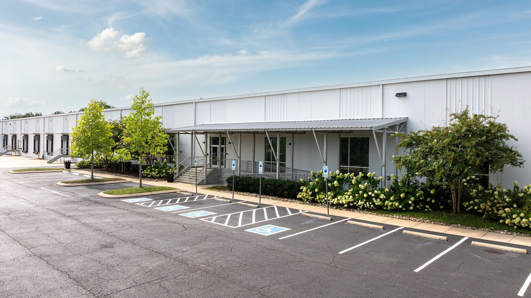 421 McNally Dr, Nashville, TN for lease Primary Photo- Image 1 of 6