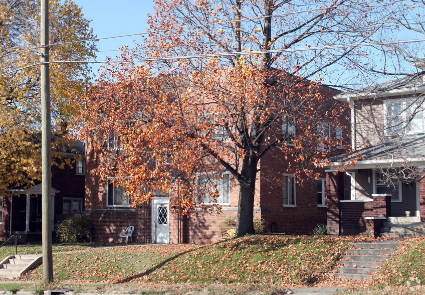 5128 E Washington St, Indianapolis, IN à vendre - Photo du bâtiment - Image 2 de 2