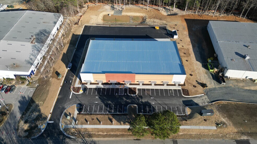 80 Technology Park Ln, Fuquay Varina, NC à louer - Photo du bâtiment - Image 2 de 4