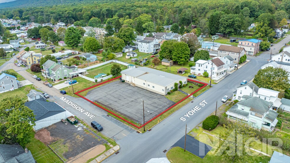 22 S Yohe St, Tower City, PA à vendre - Photo du bâtiment - Image 2 de 11