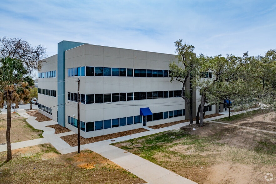 5131 Medical Dr, San Antonio, TX for lease - Building Photo - Image 3 of 30