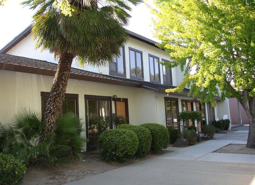 801 15th St, Modesto, CA à louer - Photo du bâtiment - Image 3 de 56